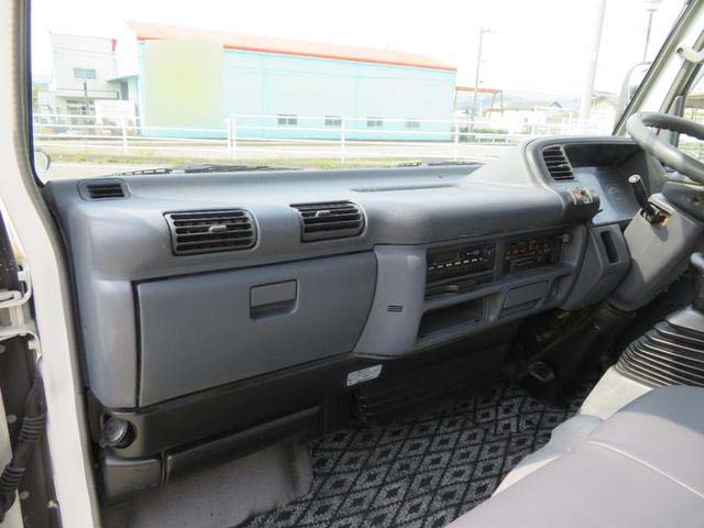 いすゞエルフ平ボディ小型（2t・3t）[写真12]