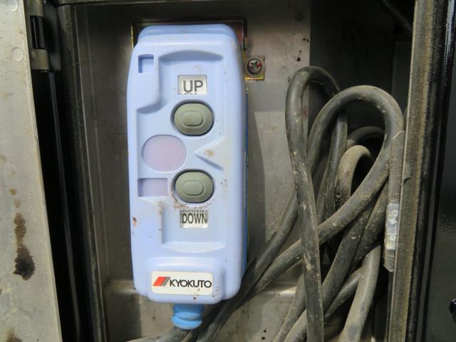 いすゞエルフ平ボディ小型（2t・3t）[写真18]