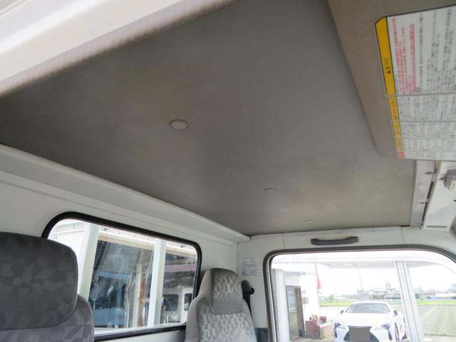 いすゞエルフ平ボディ小型（2t・3t）[写真28]