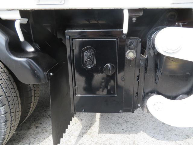 いすゞエルフ平ボディ小型（2t・3t）[写真38]