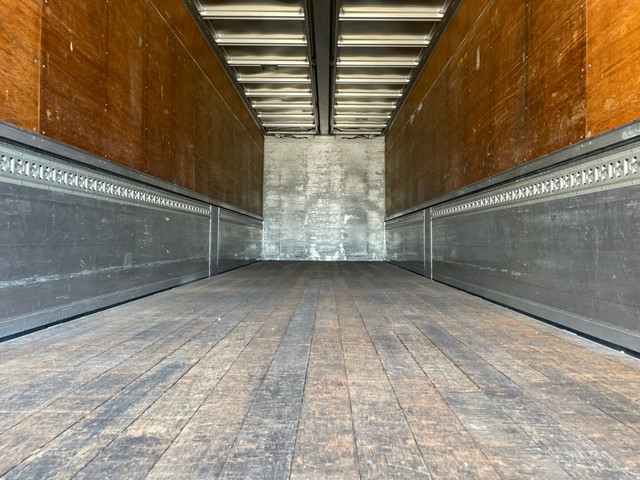 UDトラックスクオンアルミウイング大型（10t）[写真26]