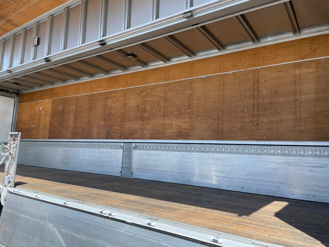 UDトラックスクオンアルミウイング大型（10t）[写真28]