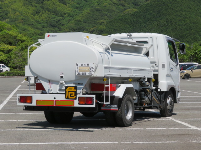 三菱ふそうファイタータンク車（タンクローリー）中型（4t）[写真02]