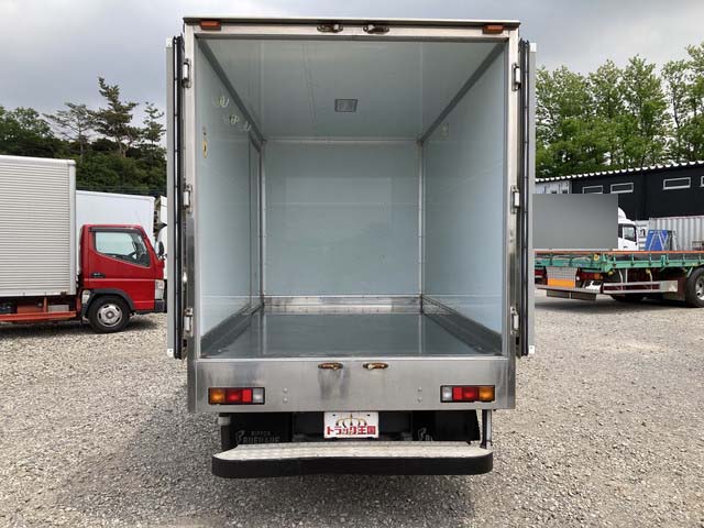 三菱ふそうキャンターパネルバン小型（2t・3t）[写真11]