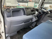 三菱ふそうキャンターパネルバン小型（2t・3t）[写真28]