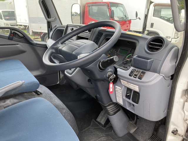 三菱ふそうキャンターパネルバン小型（2t・3t）[写真29]