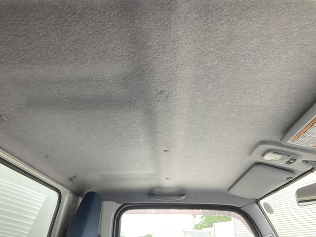 三菱ふそうキャンターパネルバン小型（2t・3t）[写真30]