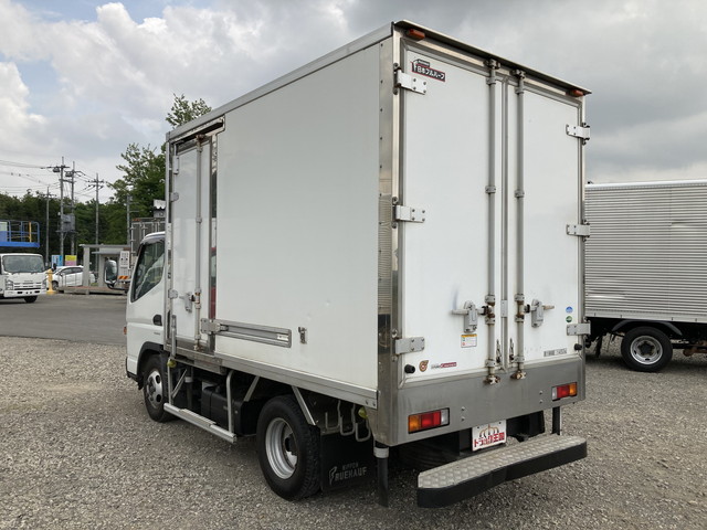 三菱ふそうキャンターパネルバン小型（2t・3t）[写真04]