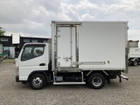 三菱ふそうキャンターパネルバン小型（2t・3t）[写真05]