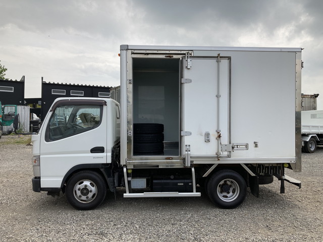 三菱ふそうキャンターパネルバン小型（2t・3t）[写真06]