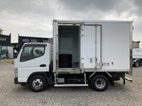 三菱ふそうキャンターパネルバン小型（2t・3t）[写真06]