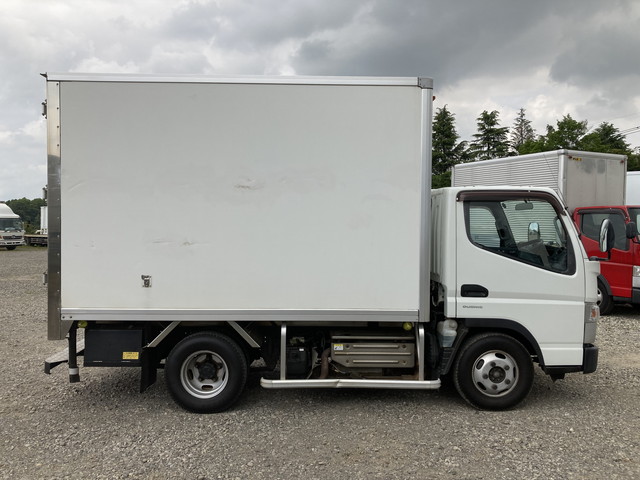 三菱ふそうキャンターパネルバン小型（2t・3t）[写真07]