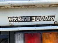 三菱ふそうキャンター平ボディ小型（2t・3t）[写真15]