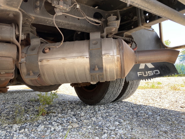 三菱ふそうキャンター平ボディ小型（2t・3t）[写真24]