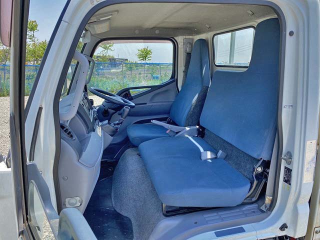 三菱ふそうキャンター平ボディ小型（2t・3t）[写真28]