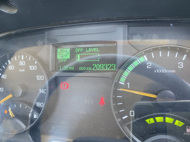 三菱ふそうキャンター平ボディ小型（2t・3t）[写真31]