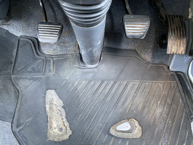 三菱ふそうキャンター平ボディ小型（2t・3t）[写真37]