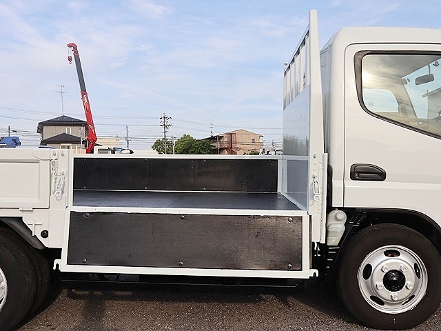 三菱ふそうキャンター平ボディ小型（2t・3t）[写真12]