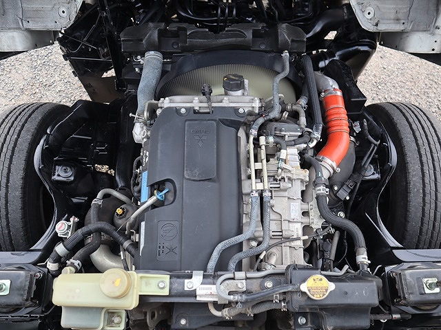 三菱ふそうキャンター平ボディ小型（2t・3t）[写真17]