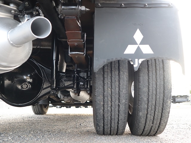 三菱ふそうキャンター平ボディ小型（2t・3t）[写真26]