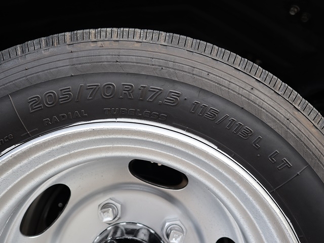 三菱ふそうキャンター平ボディ小型（2t・3t）[写真28]