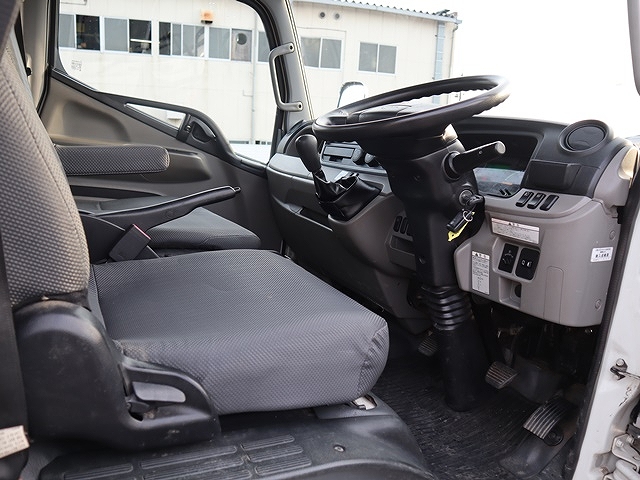 三菱ふそうキャンター平ボディ小型（2t・3t）[写真29]