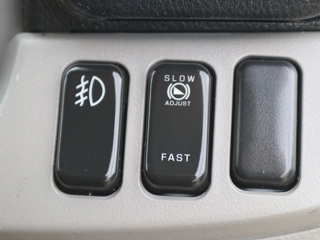 三菱ふそうキャンター平ボディ小型（2t・3t）[写真37]