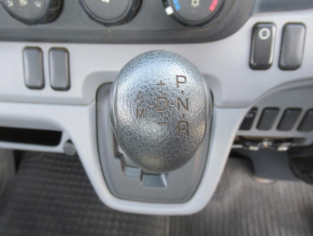 三菱ふそうキャンター平ボディ小型（2t・3t）[写真11]