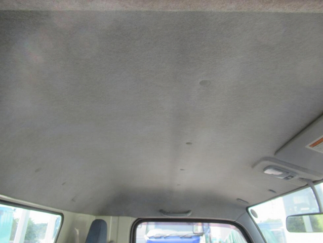 三菱ふそうキャンター平ボディ小型（2t・3t）[写真13]