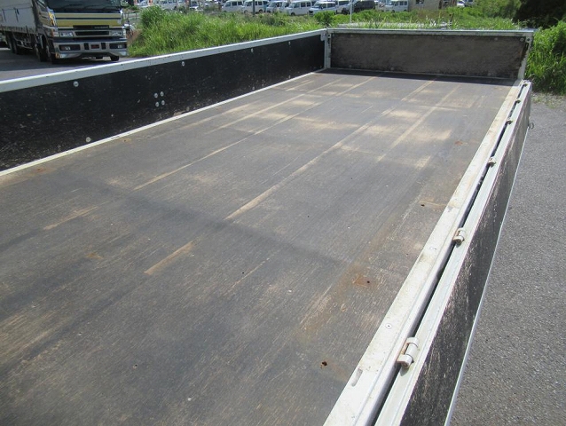 三菱ふそうキャンター平ボディ小型（2t・3t）[写真20]