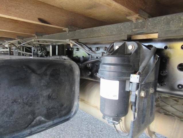 三菱ふそうキャンター平ボディ小型（2t・3t）[写真24]