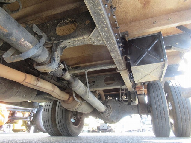 三菱ふそうキャンター平ボディ小型（2t・3t）[写真27]