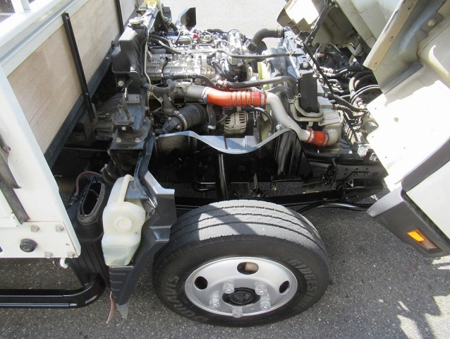 三菱ふそうキャンター平ボディ小型（2t・3t）[写真32]