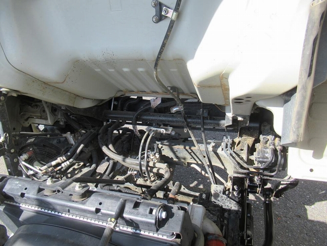 三菱ふそうキャンター平ボディ小型（2t・3t）[写真33]