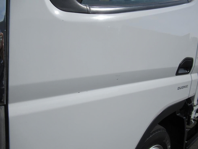 三菱ふそうキャンター平ボディ小型（2t・3t）[写真35]