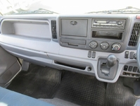 三菱ふそうキャンター平ボディ小型（2t・3t）[写真09]