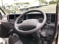 いすゞエルフ高所作業車小型（2t・3t）[写真32]