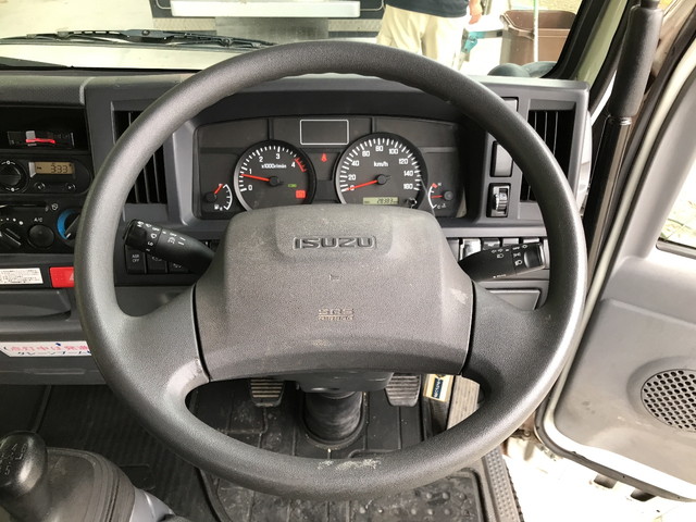 いすゞエルフ高所作業車小型（2t・3t）[写真34]