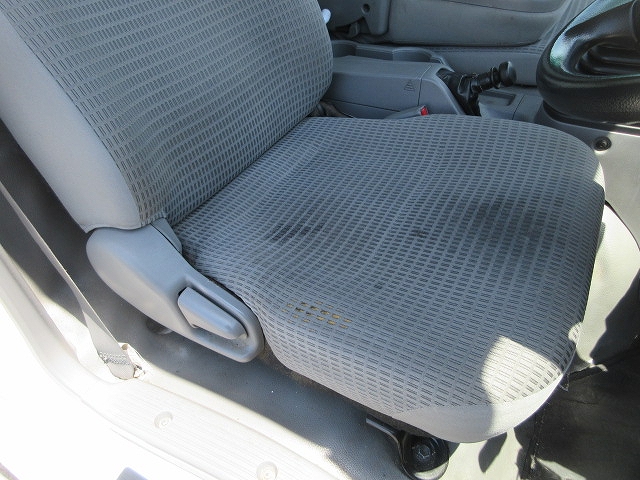 日野デュトロ冷凍車（冷蔵車）小型（2t・3t）[写真09]