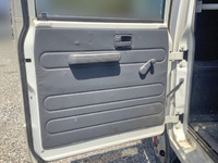 いすゞエルフ冷凍車（冷蔵車）小型（2t・3t）[写真17]