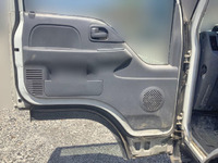 いすゞエルフ冷凍車（冷蔵車）小型（2t・3t）[写真22]