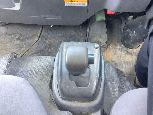 いすゞエルフ冷凍車（冷蔵車）小型（2t・3t）[写真33]