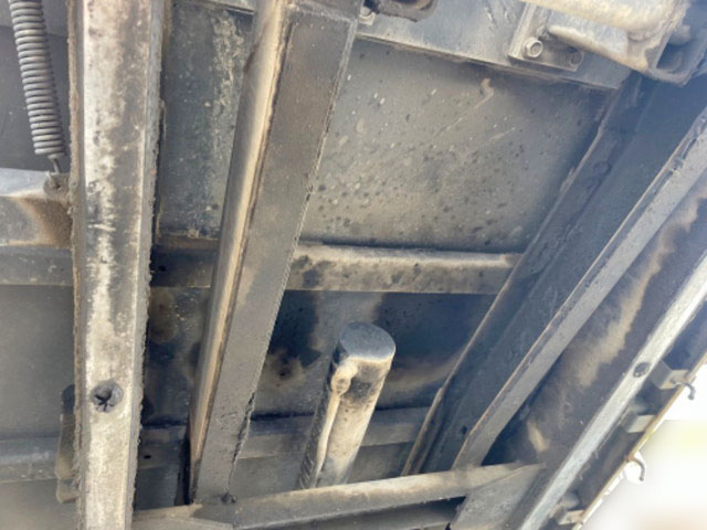 いすゞエルフローダーダンプ小型（2t・3t）[写真12]