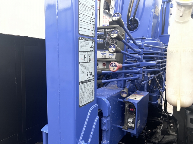 いすゞフォワードセルフクレーン4段増トン（6t・8t）[写真18]