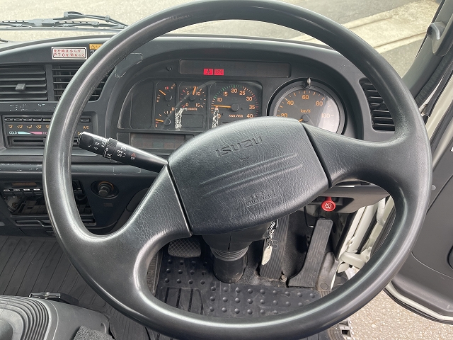 いすゞフォワードセルフクレーン4段増トン（6t・8t）[写真37]