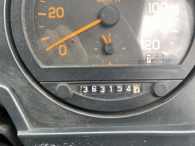 いすゞフォワードセルフクレーン4段増トン（6t・8t）[写真38]