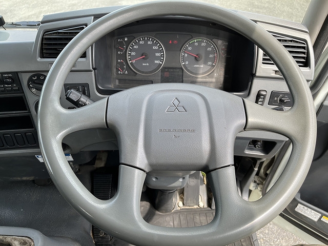 三菱ふそうファイター平ボディ中型（4t）[写真13]