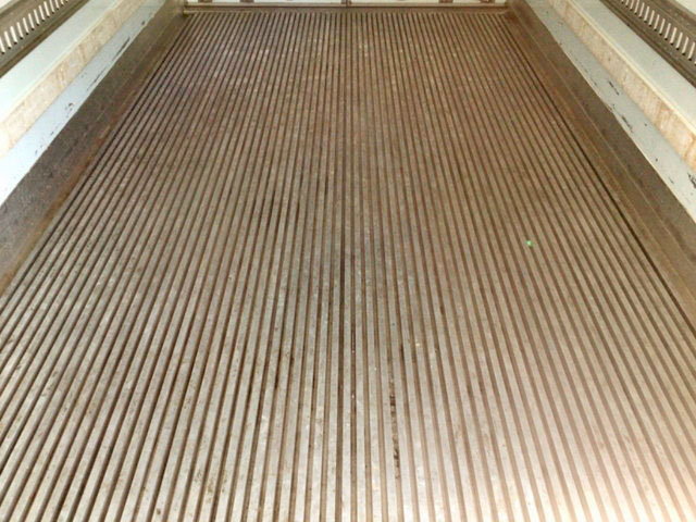 日野レンジャー冷凍車（冷蔵車）中型（4t）[写真14]