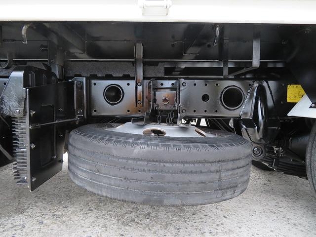 三菱ふそうキャンターダンプ小型（2t・3t）[写真19]