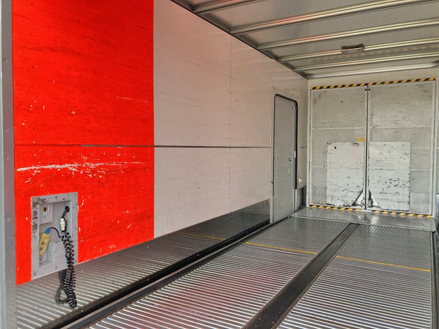 いすゞエルフパネルバン小型（2t・3t）[写真13]